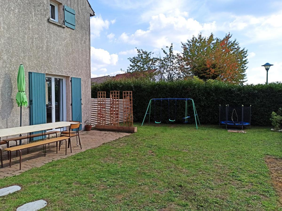 La Taniere Aux Loups Montévrain Exterior foto
